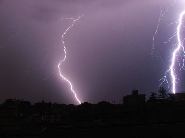 Maltempo e coperture danneggiate, cosa succede davvero dopo una tempesta su tetti e abitazioni