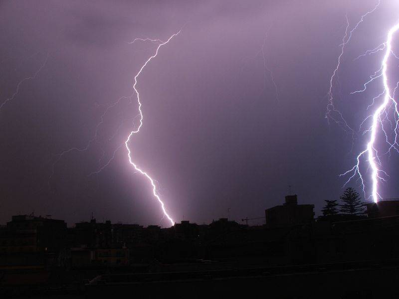 Maltempo e coperture danneggiate, cosa succede davvero dopo una tempesta su tetti e abitazioni