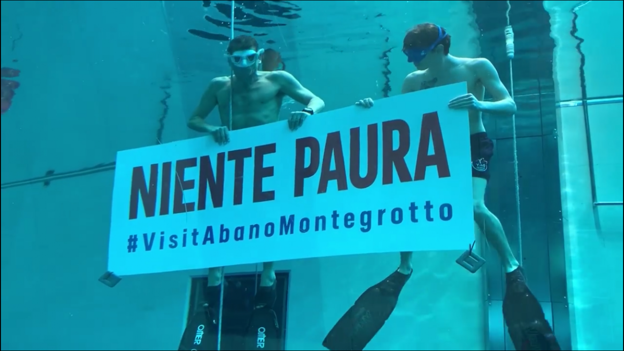 L’apneista Pellizzari scende in acqua per Vo’ Euganeo