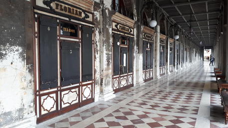 Piazza San Marco vuota: chiude anche lo storico Florian
