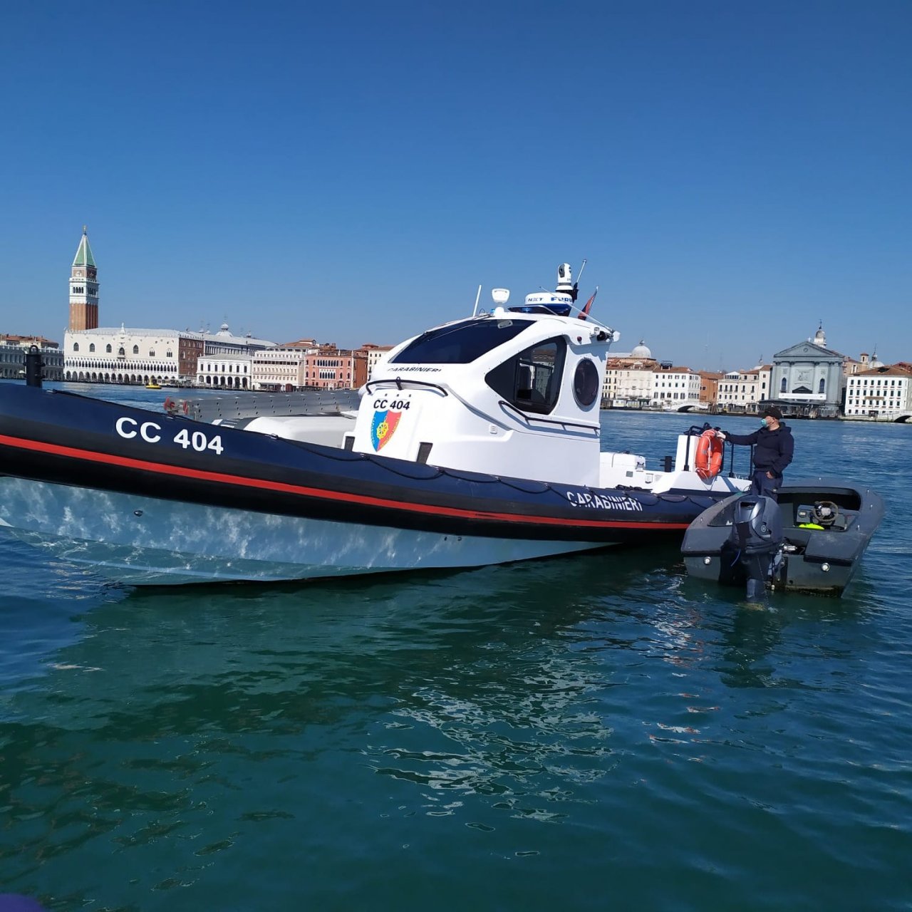 Violazioni al Decreto Coronavirus: c’è anche chi pesca sul pontile galleggiante