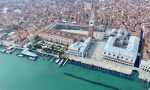 Controlli a Pasqua e Pasquetta: le spettacolari immagini di Venezia dall'alto VIDEO