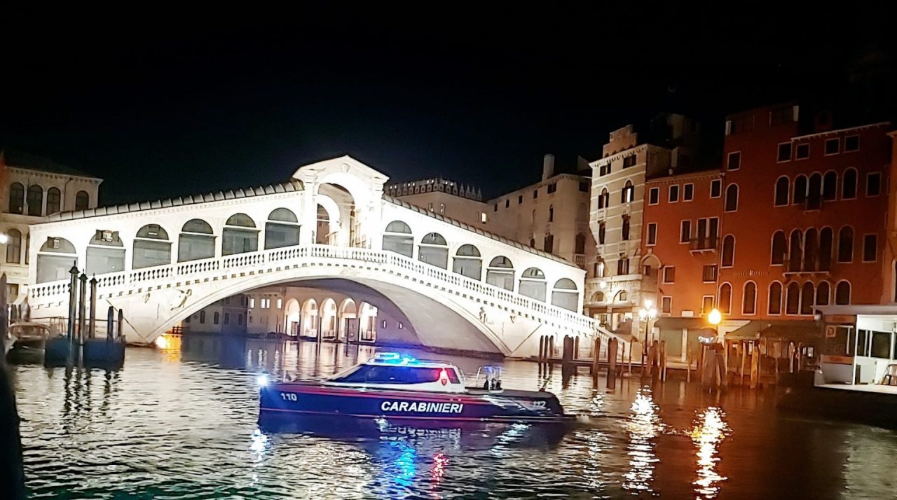 Minore fermato a Rialto: aveva con sé hashish e un bilancino di precisione