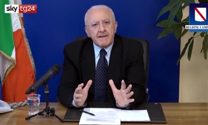 Coronavirus, De Luca: “Movida? Ma vi siete bevuti il cervello?” VIDEO