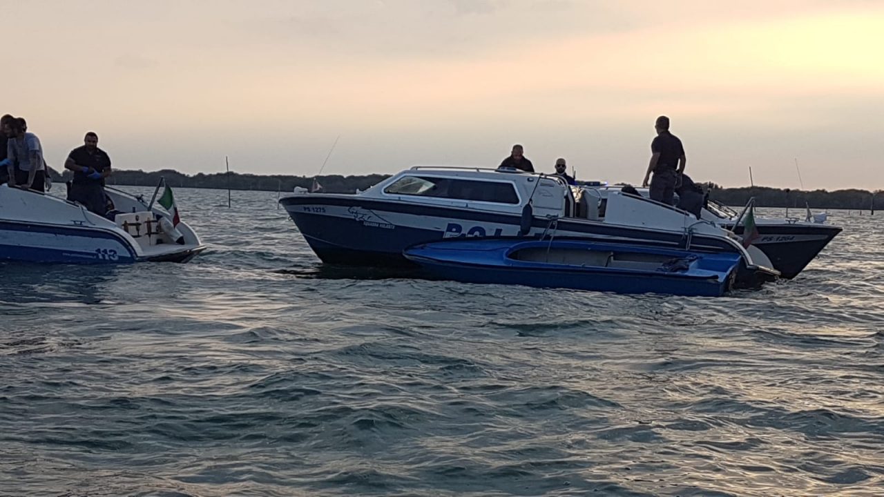 Arresto tra i canali di Venezia: 25enne si da alla fuga con un’imbarcazione rubata