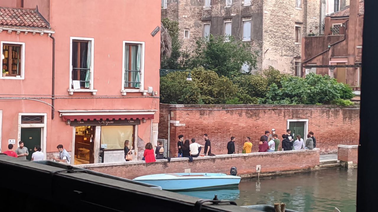 A Venezia è spritz mania…ma le mascherine?