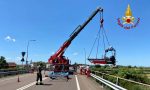 Chioggia: recuperata un'auto finita nel Brenta stanotte. Salvo il conducente. VIDEO e GALLERY