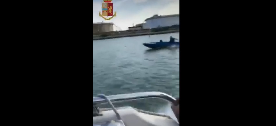 La richiesta FSP: vengano premiati i poliziotti rimasti feriti durante l’inseguimento in Laguna. Ecco come è andata.