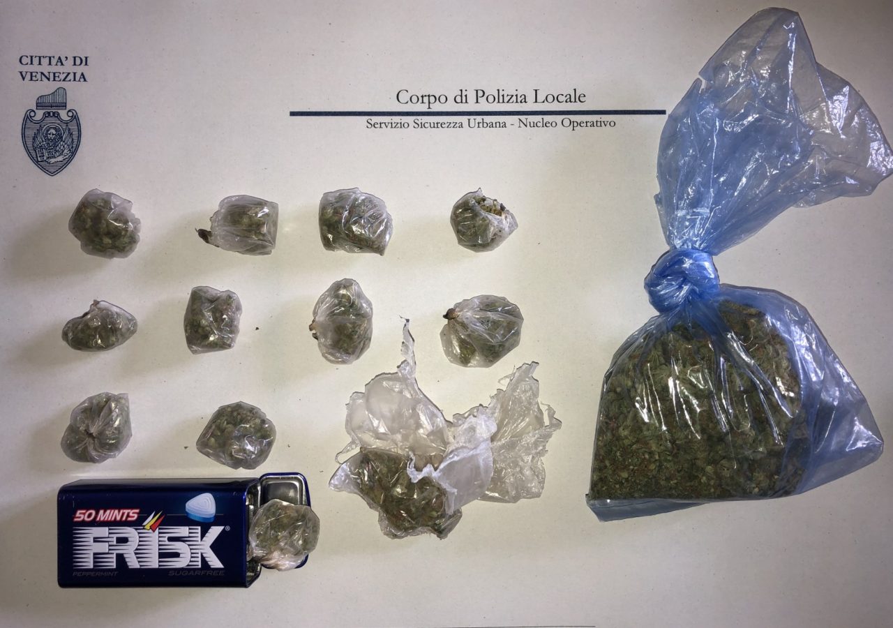 Due diciottenni e un minore fermati a Mestre per detenzione e uso di stupefacenti