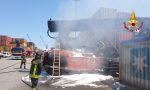 Incendio a Marghera: in fiamme una macchina operatrice per container