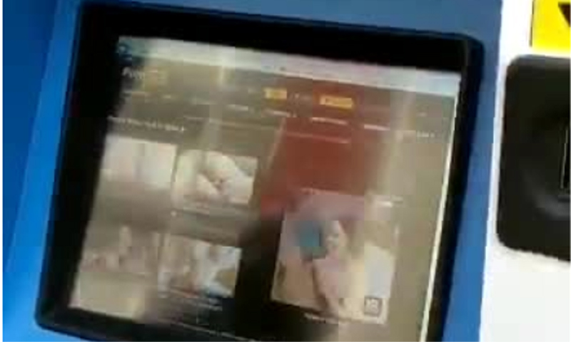 Mestre: attacco hacker alla biglietteria automatica ATVO. Sullo schermo, l’homepage di un sito porno