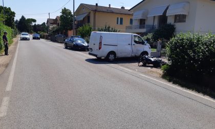 Tremendo scontro nel Vicentino tra moto e furgone guidato da un 45enne di Chioggia: centauro gravissimo