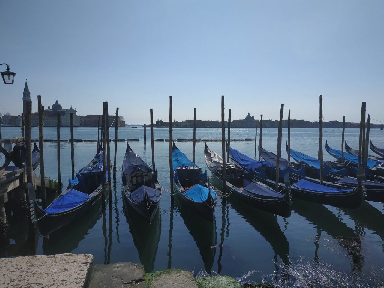 Nuovo regolamento a Venezia: il Covid riduce i posti anche sulle gondole