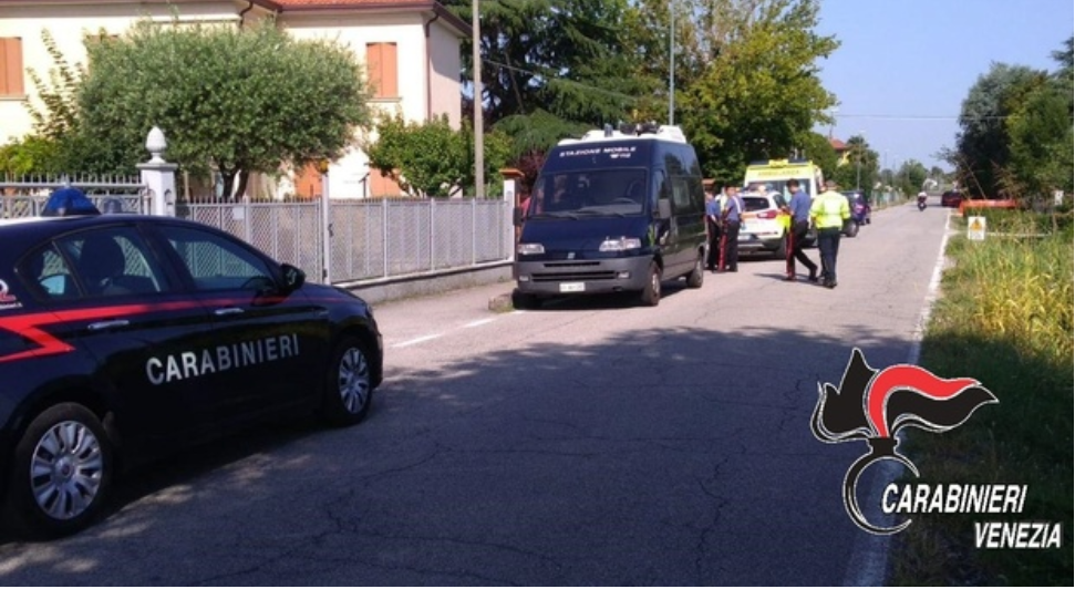 Mira: si blinda in casa e spara contro i carabinieri. Arrestato.