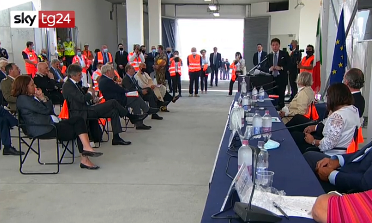 Prove tecniche Mose, il premier Conte: “Non abbiamo progettato noi questa struttura, ma siamo arrivati all’ultimo miglio” IL VIDEO