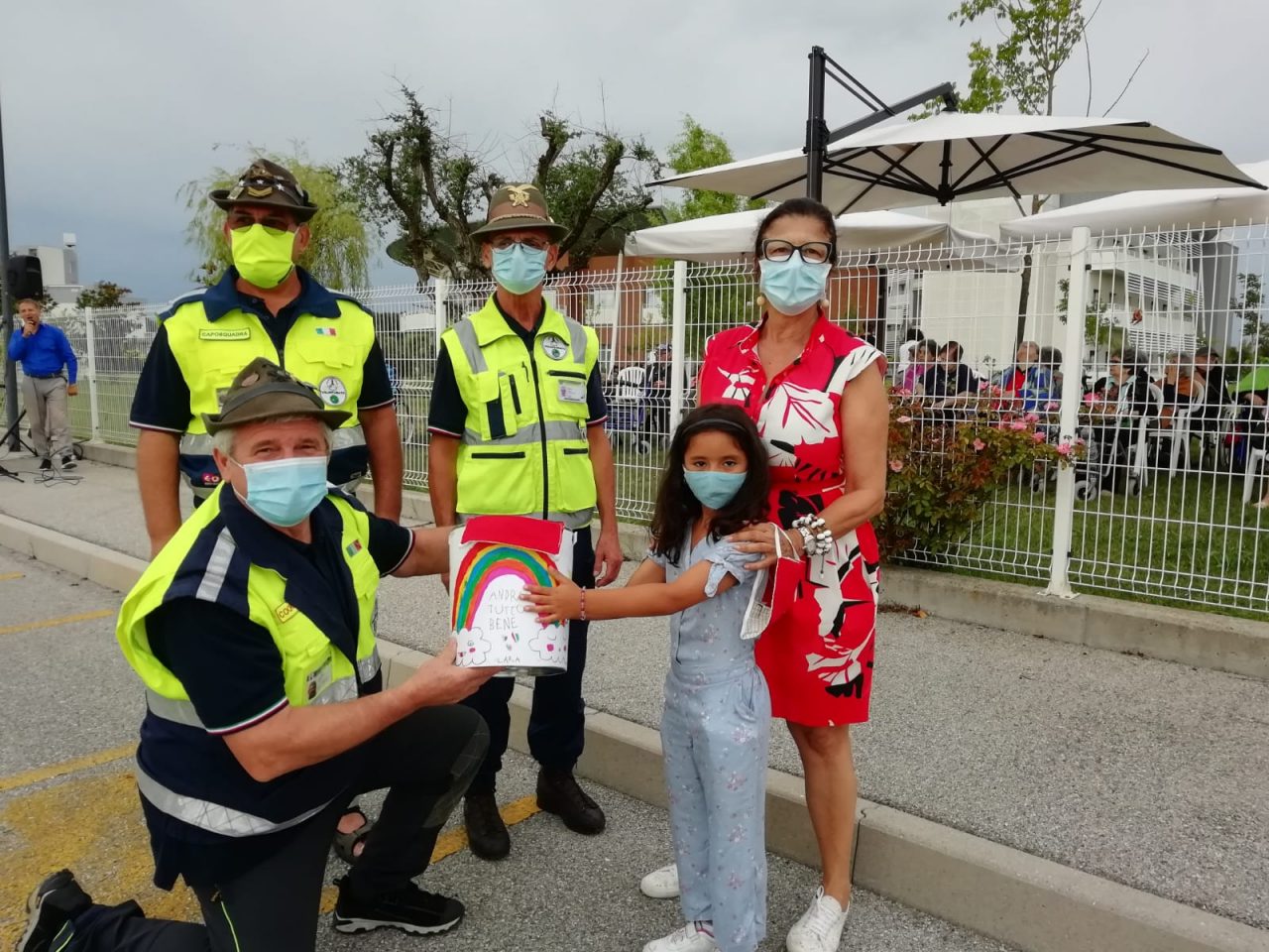 Consegnato il salvadanaio di Lara agli “eroi in giallo” – VIDEO e GALLERY