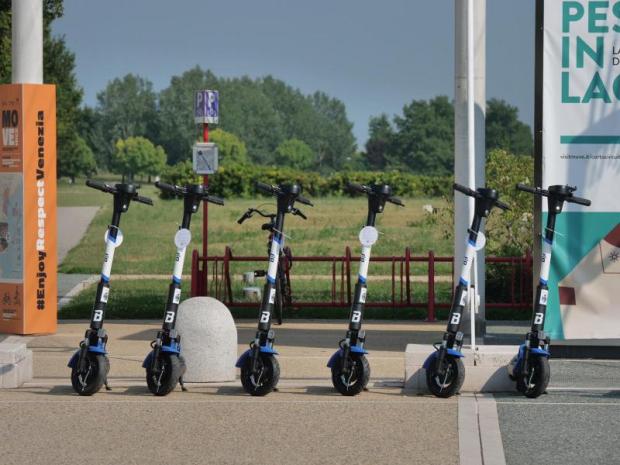 Monopattini elettrici, corsi di guida sicura nelle scuole promossi dal Comune di Venezia