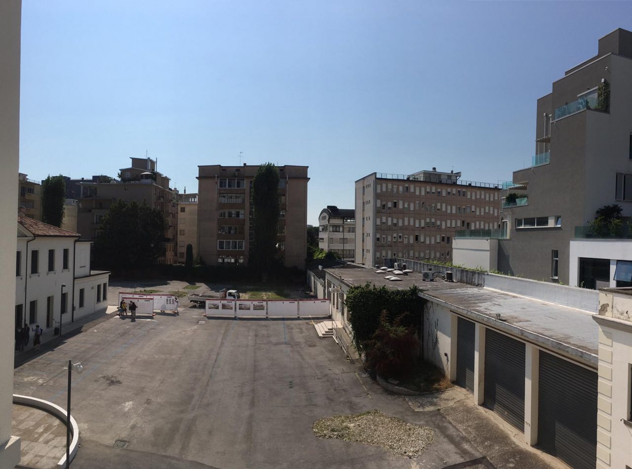 Biblioteca civica di Mestre, al via i lavori di ristrutturazione e riconversione del cortile interno – FOTO