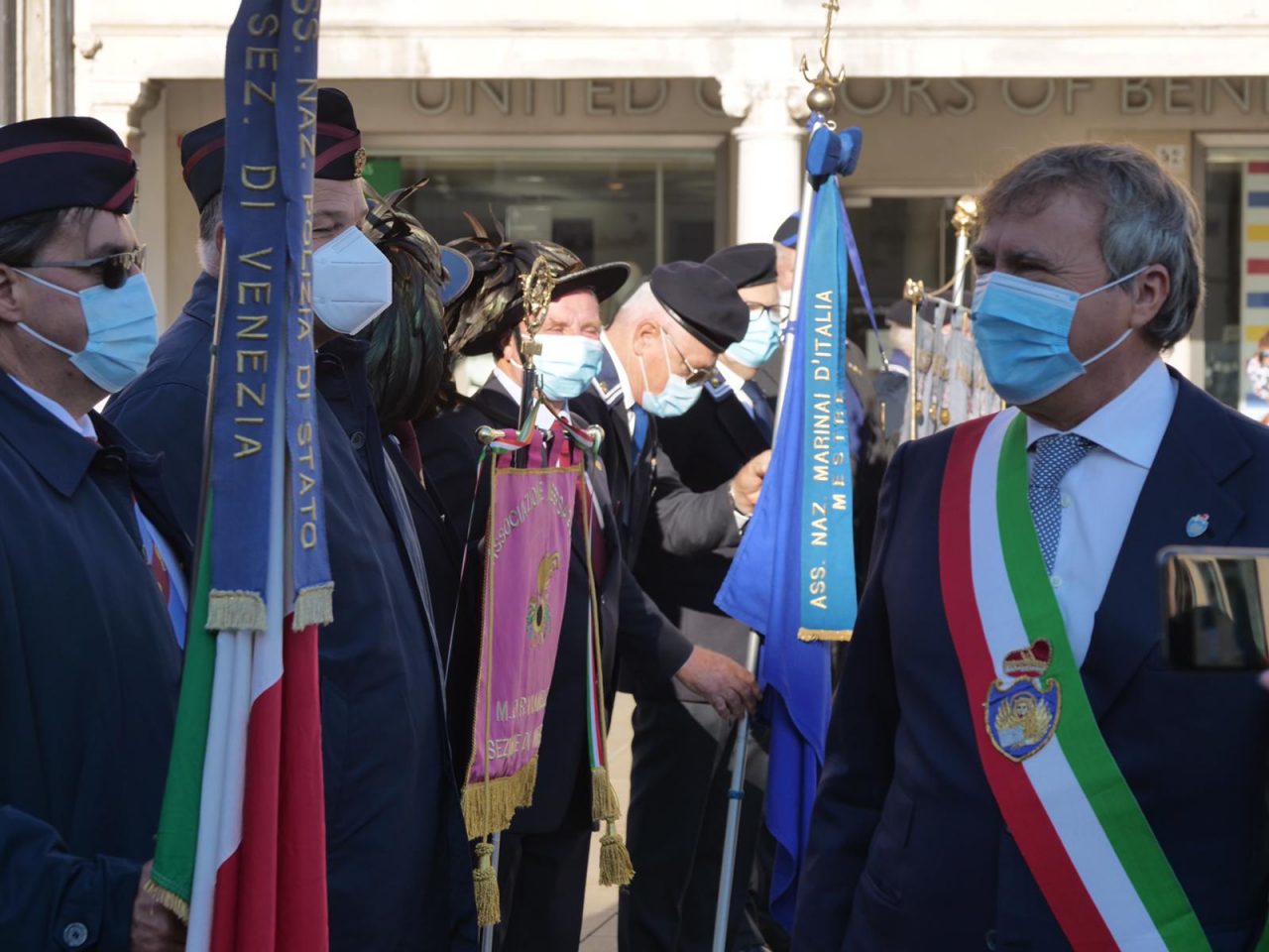 Celebrazioni San Michele: questa mattina in piazza Ferretto l’alzabandiera col sindaco Brugnaro – FOTO
