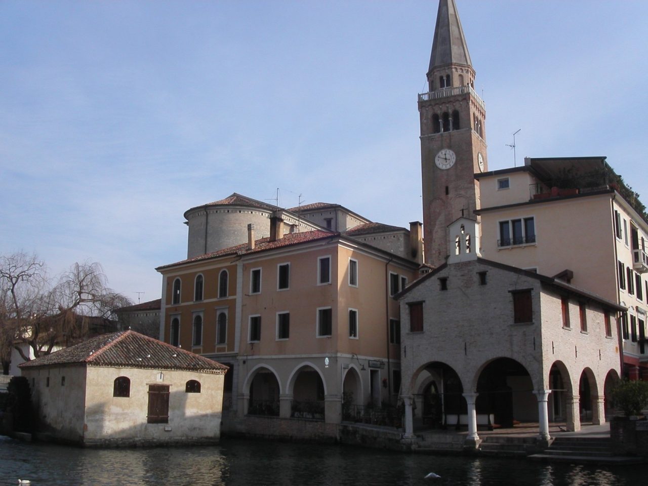 Portogruaro: nascondeva eroina e 800 euro in contanti, arrestato