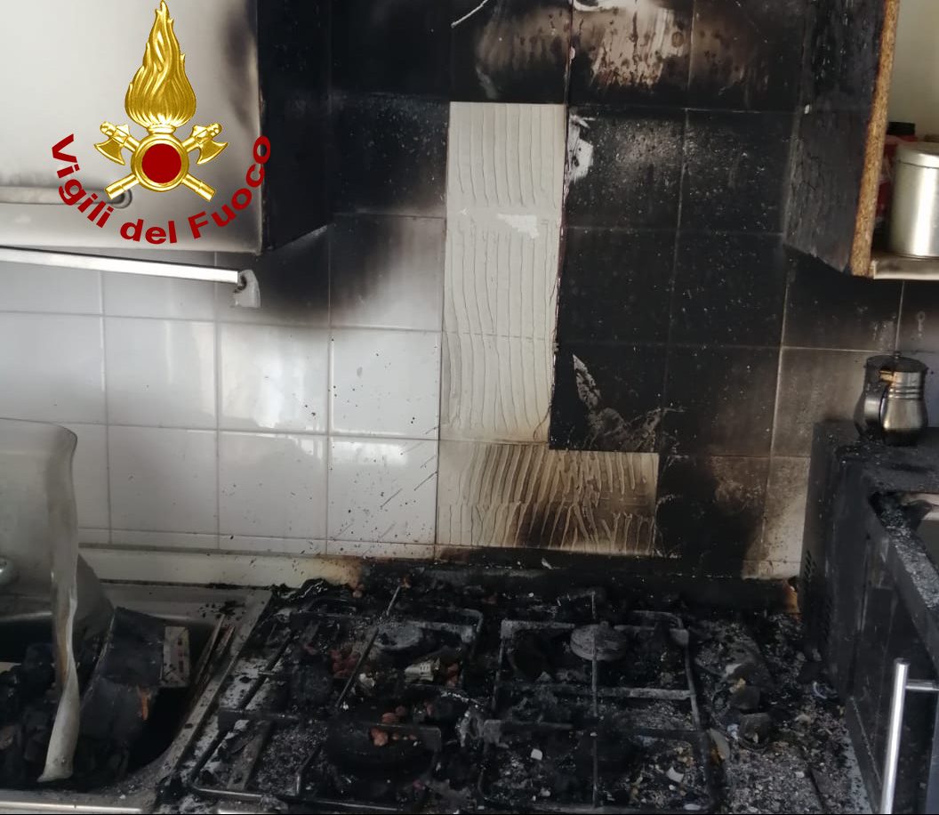 Tragedia sfiorata a Mestre, appartamento in fiamme: bimba di 10 anni salvata dai Vigili del fuoco