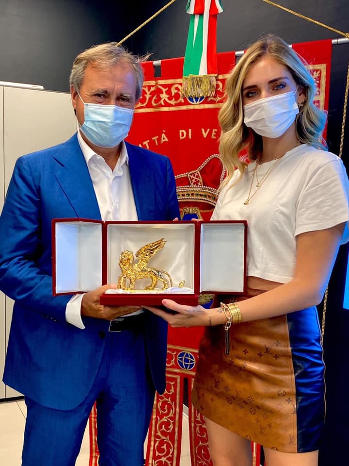 Chiara Ferragni Sbarca A Venezia E Riceve Il Leone D'Oro "Per L'impegno ...