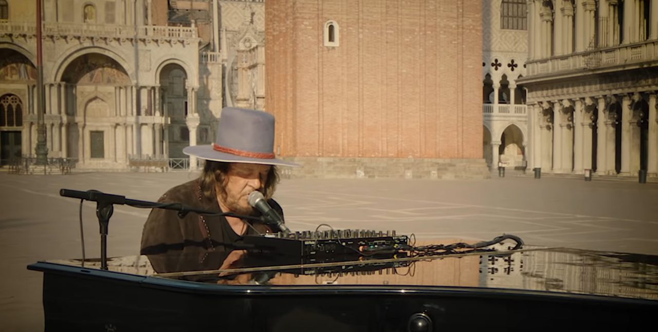 Zucchero nel giorno del suo 65esimo compleanno omaggia i fan con un video da Piazza San Marco