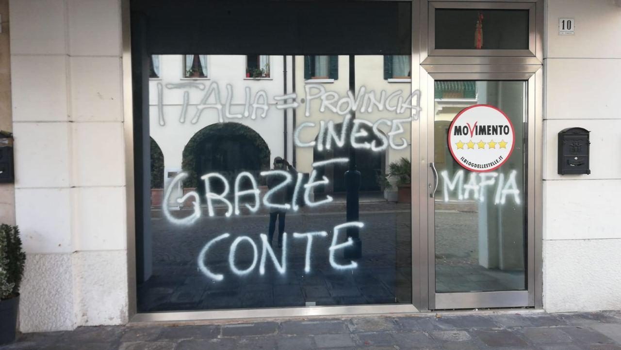 "M5S Mafia", atto vandalico alla senatrice a Mestre