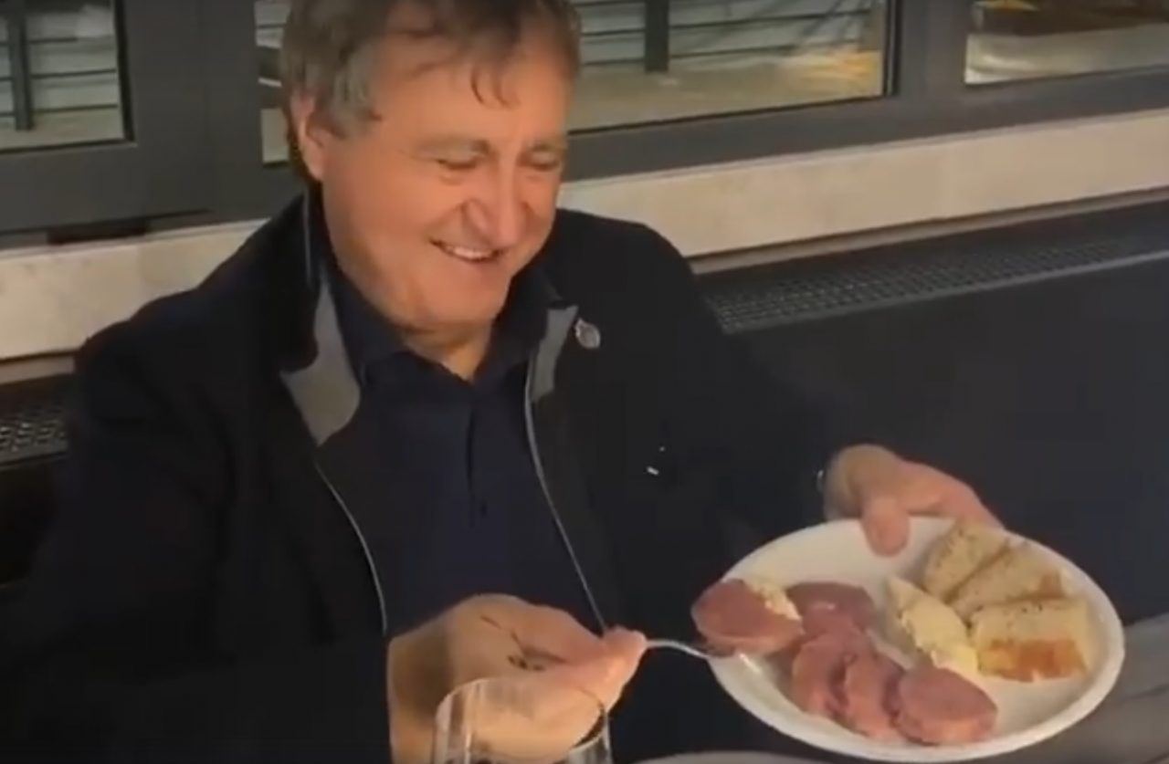 Al sindaco di Venezia il Dpcm non piace e va a cena… alle 5 del mattino