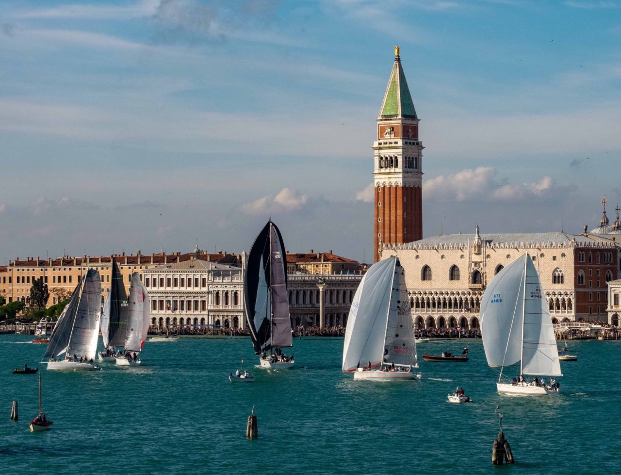 13esima Veleziana: torna lo spettacolo delle barche a vela nel bacino di San Marco