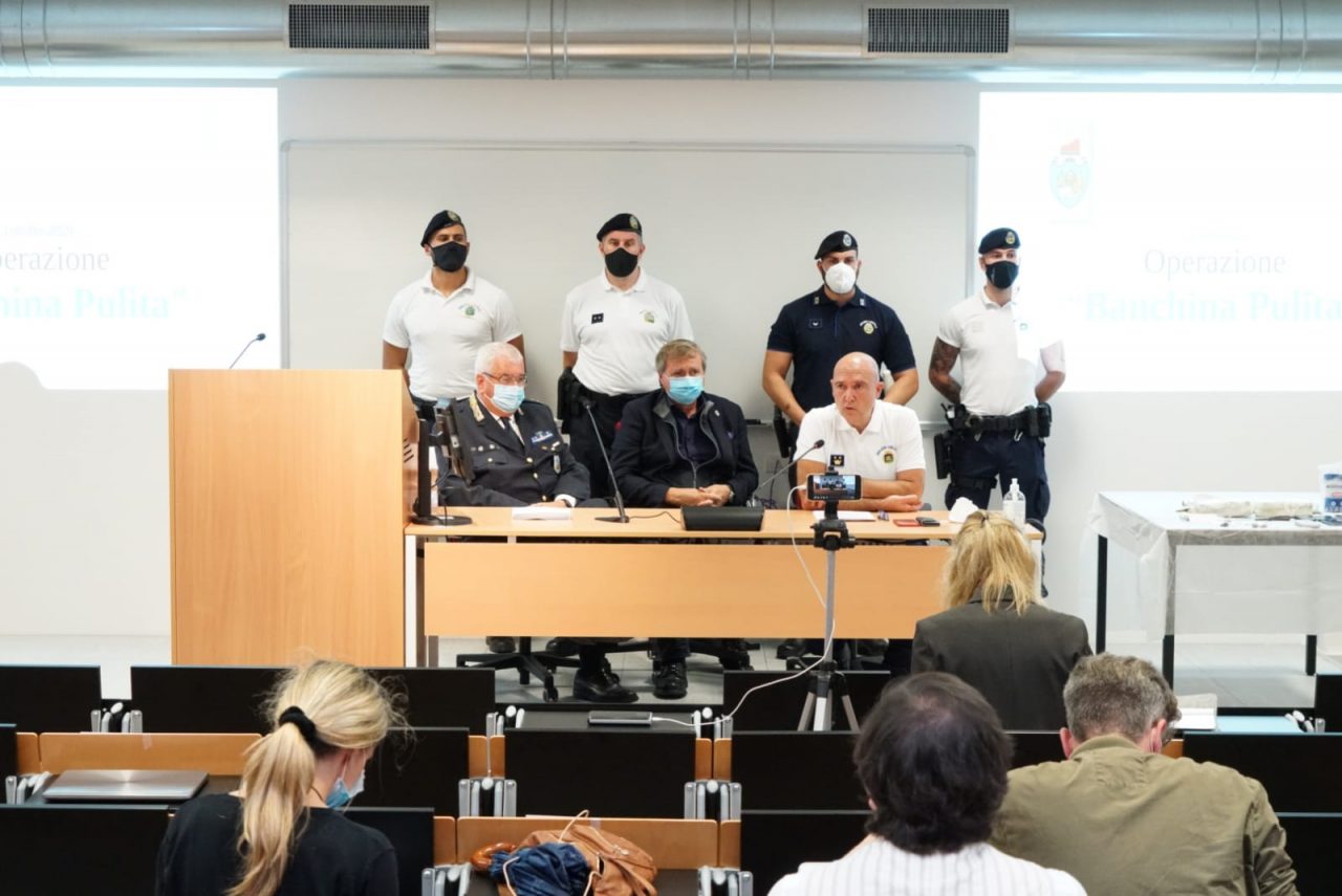 Operazione “Banchina pulita”: sequestrati 2,1 chili di eroina dalla Polizia Locale