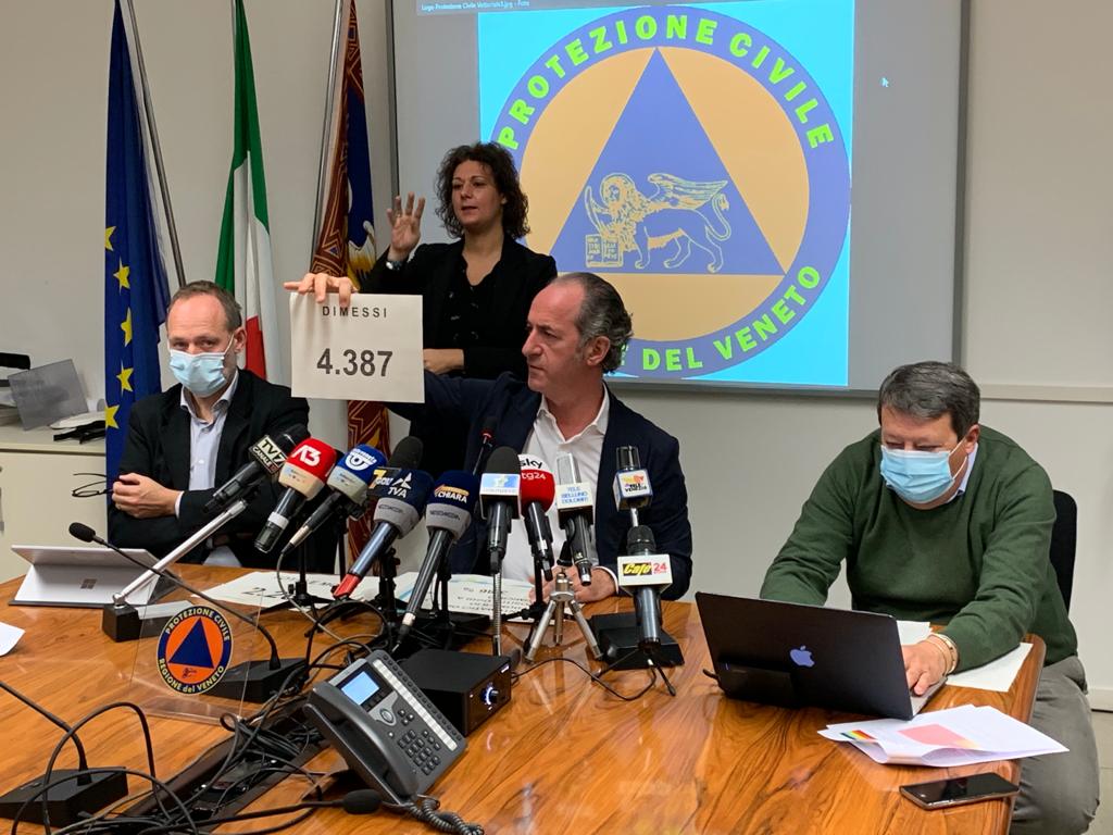 Ecco le 5 fasi del Piano di Sanità Pubblica, Zaia: “Evitare la paralisi degli ospedali”