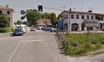 Incidente mortale a Grassaga, auto finisce fuori strada: 64enne trevigiano perde la vita