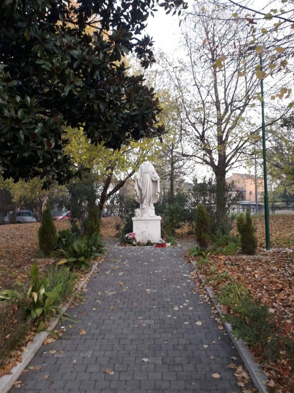 Decapita statua della Madonna palestinese giunto dal Belgio a Marghera