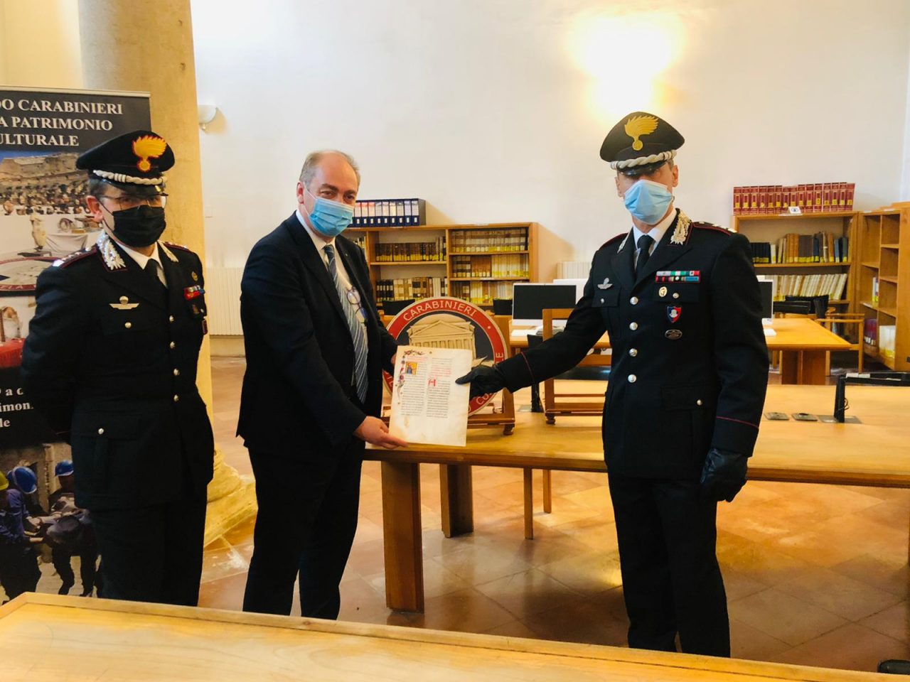 71 anni dopo il furto, i Carabinieri recuperano una prestigiosa pergamena del XIV secolo