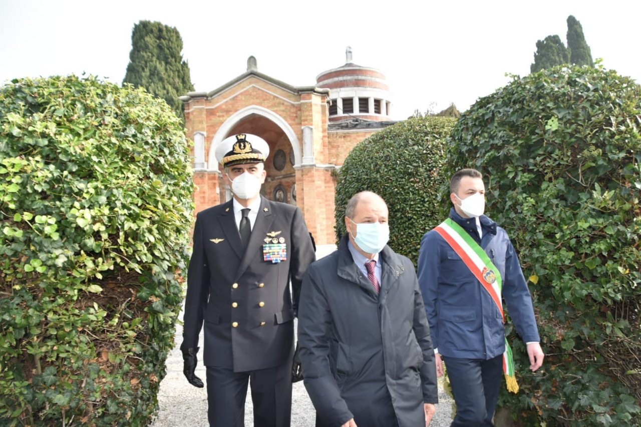 Commemorazione defunti e Caduti di tutte le guerre, le foto della cerimonia