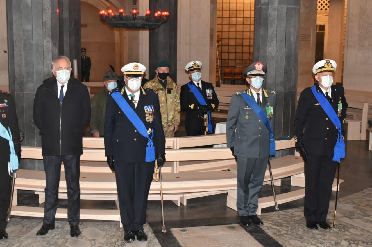 Festa dell'Unità nazionale e delle Forze Armate: l'assessore Zuin alle celebrazioni al Tempio votivo del Lido