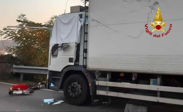 Incidente a Treviso, colpito da oggetti di ferro: morto 62enne veneziano