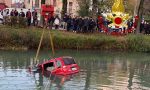 Auto nel naviglio del Brenta a Mira, conducente in salvo a nuoto - FOTO