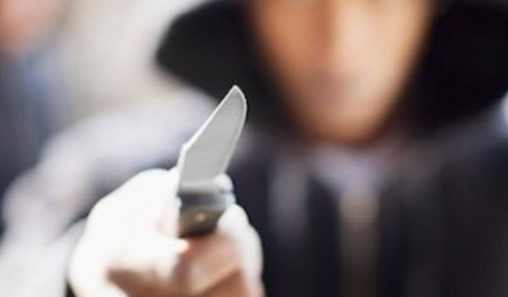 17enne in fin di vita a Jesolo: è stato accoltellato a un polmone