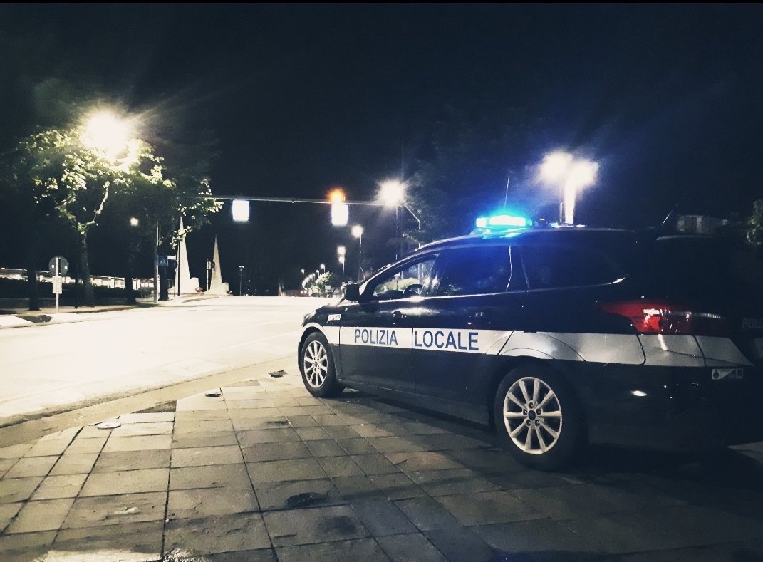 Fugge dopo un incidente, rintracciato e sanzionato