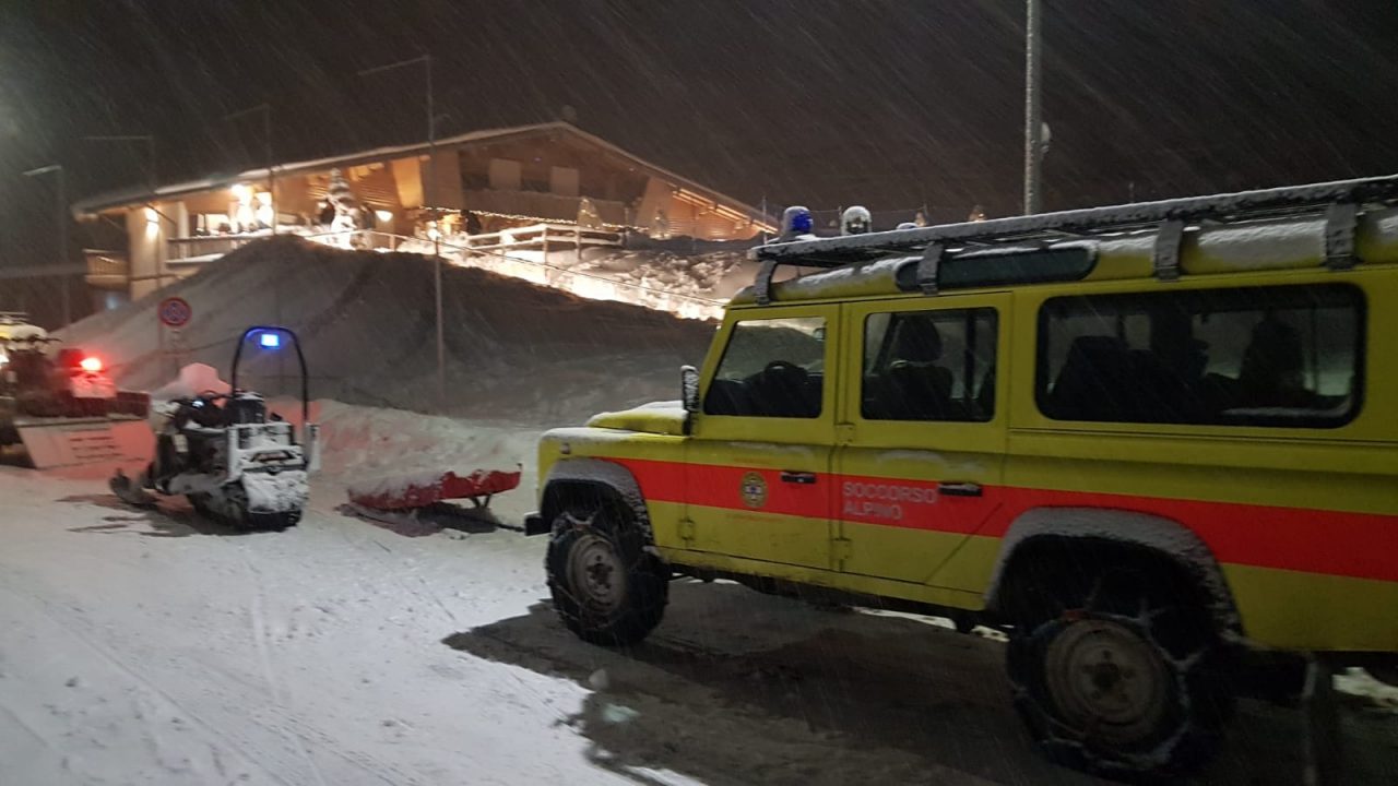 Intrappolati dalla neve in montagna, salvati nove ospiti di un residence: anche un bimbo di Marcon - FOTO