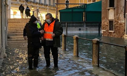 Acqua alta Venezia, Mose attivo ma ieri è stato un disastro. Brugnaro: "Rivedere cabina di regia" - FOTO