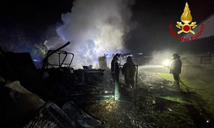 Incendio nella notte a Scorzè, bruciato un trattore