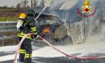 Accosta in autostrada e il furgone prende fuoco, A4 in direzione Venezia bloccata per due ore