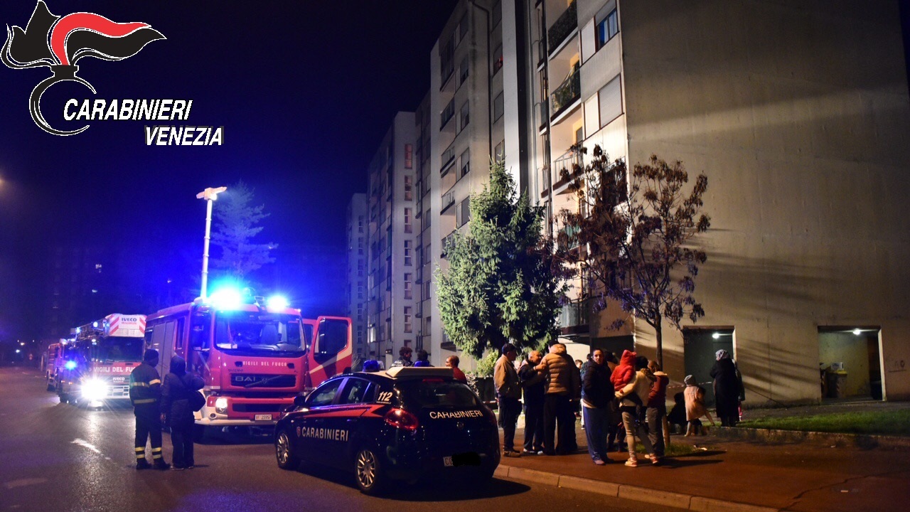 Esplosione con incendio a Spinea, la vittima è un 44enne: soffriva di un forte stato depressivo