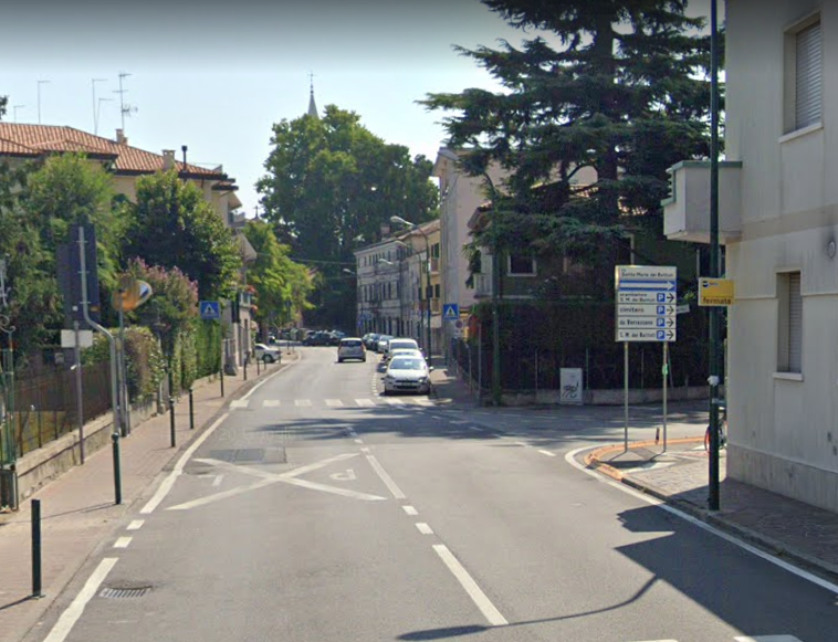 Pirata della strada a Mestre, 22enne ferito. L’appello: “E’ fuggito, aiutateci a individuarlo”