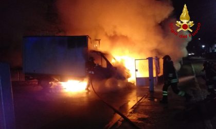 Incendio furgone nella ditta a Marcon: non si esclude il dolo