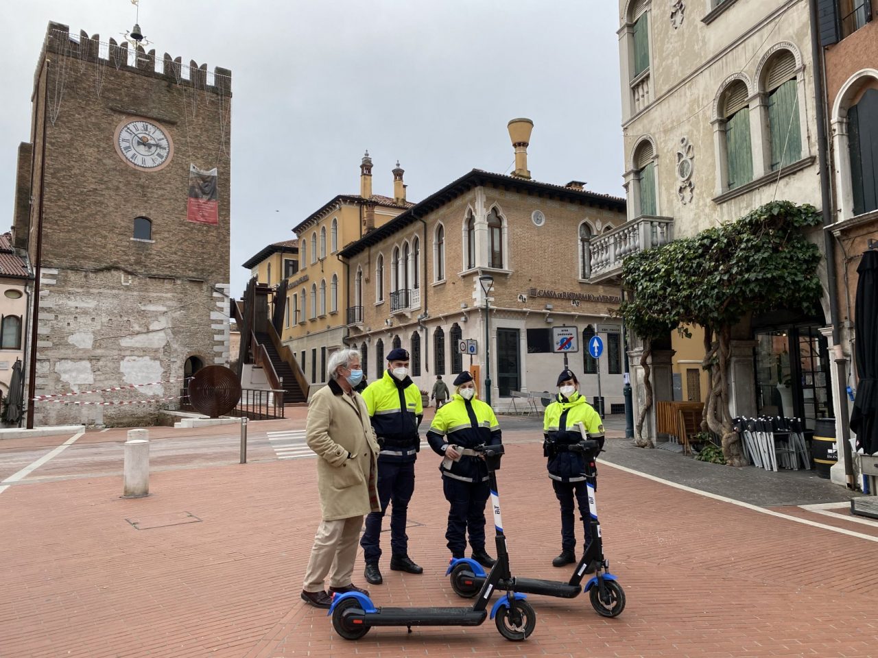 Polizia locale, il controllo delle zone a traffico limitato e pedonali anche in monopattino