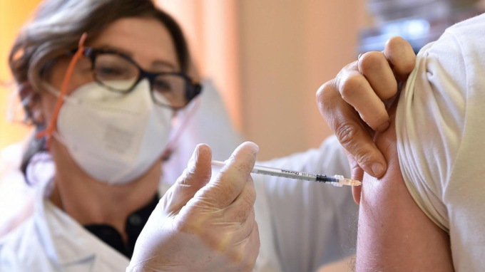 Vaccini antinfluenzali in farmacia in Veneto: oltre 65mila somministrazioni e boom nel 2025